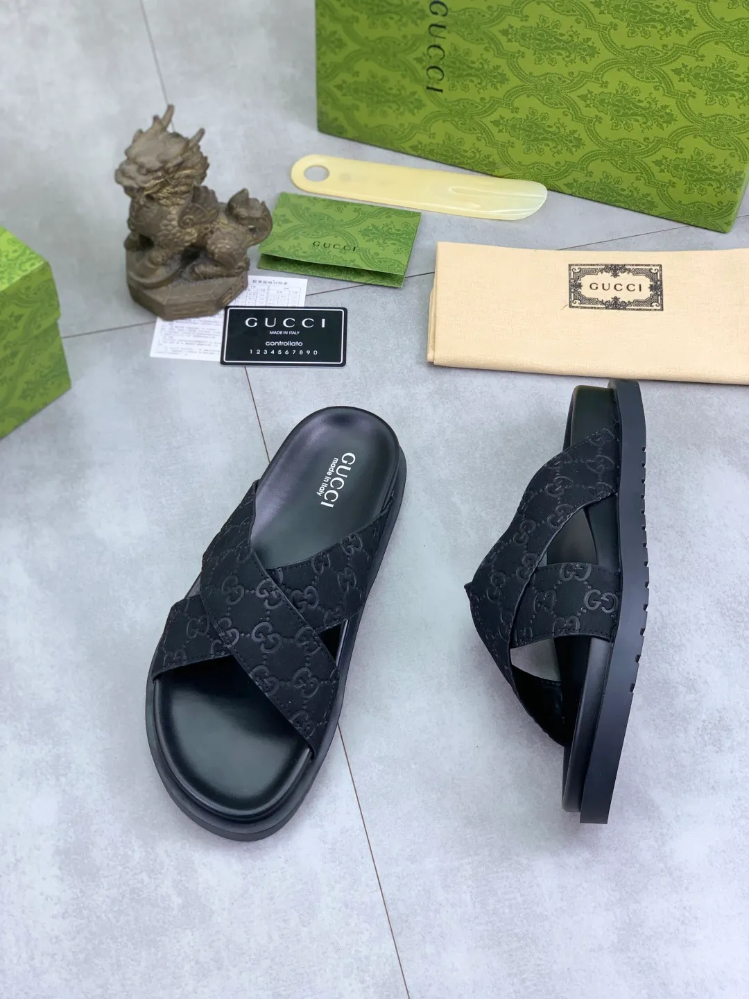 Men's Men's Shoes💰P320💰[New Style]🎁🎁🎁 High-quality GUCCI new casual slippers for the Year of the Snake, original official website, perfect workmanship, transmitting a kind of noble luxury, sublimating its definition of luxury in Gucci's high-end extraordinary craftsmanship. Original Gucci double G combination outsole, code number: 38-44 (45 customized)
